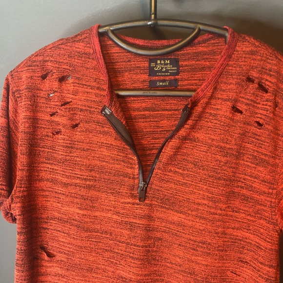 Ripped T-shirt - Picture 3 of 6